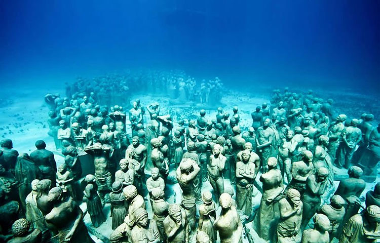 https://tradingplacesglobal.files.wordpress.com/2014/05/underwater-sculpture-granada.jpg